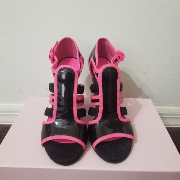 Betseyville Wedge Heels - Picture 2 of 3